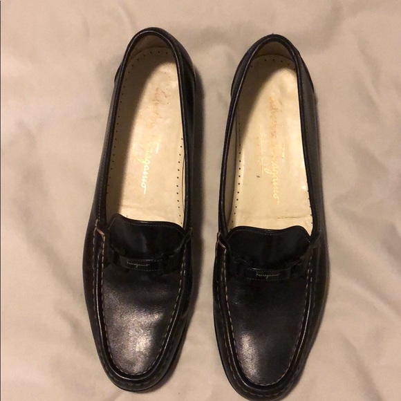 Salvatore Ferragamo loafers 9 AAAA - Picture 1 of 7